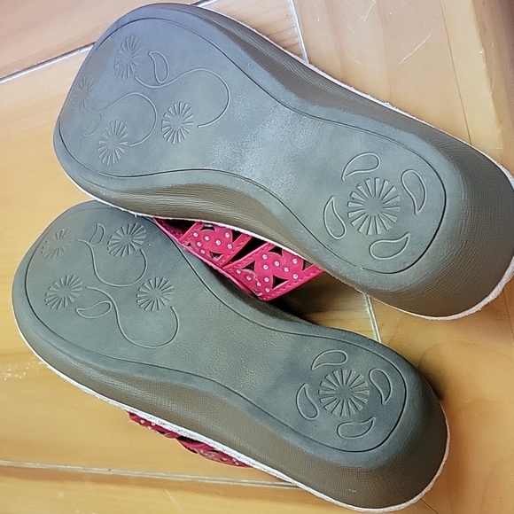 Sandals - Cliffs by White Mountain - Picture 5 of 5